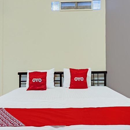 Oyo 91658 Luci'S House Hotel Yakarta Exterior foto