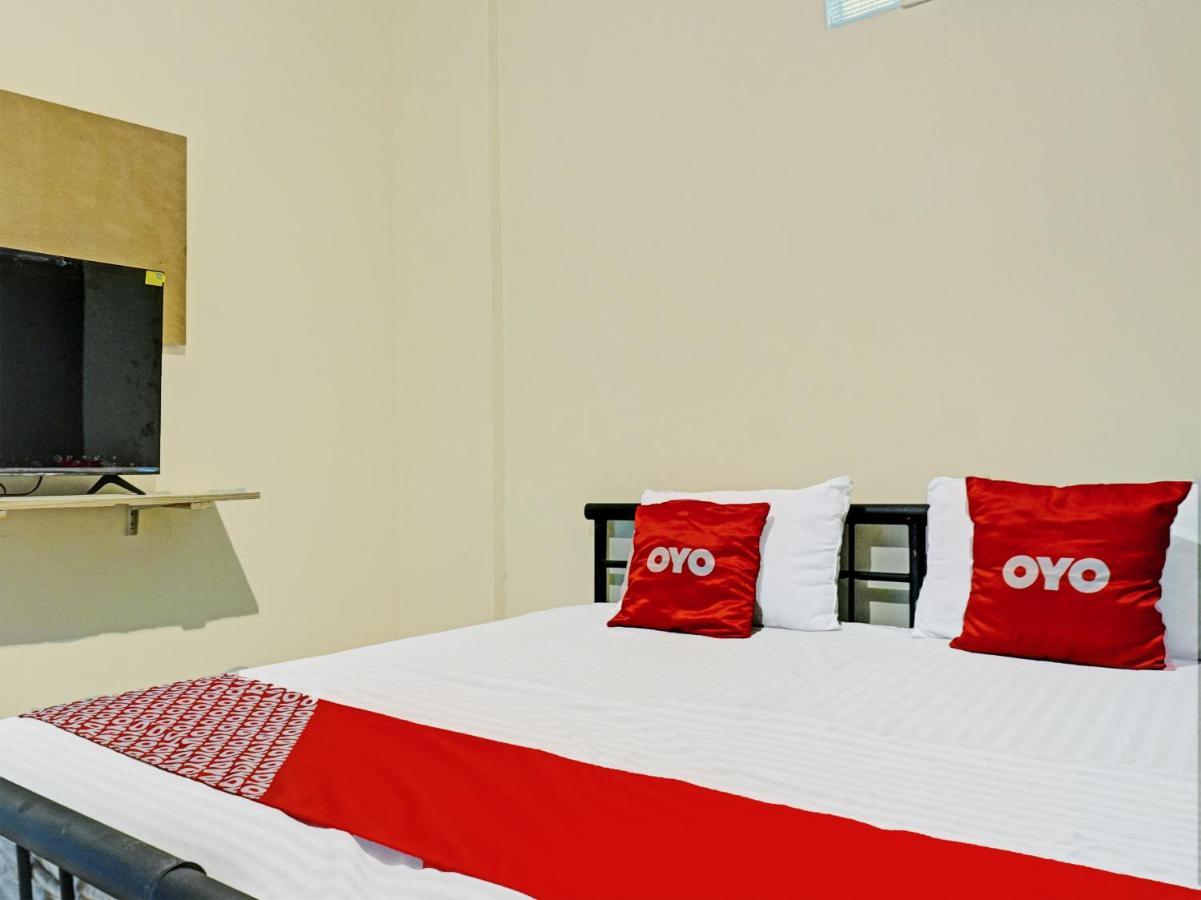 Oyo 91658 Luci'S House Hotel Yakarta Exterior foto